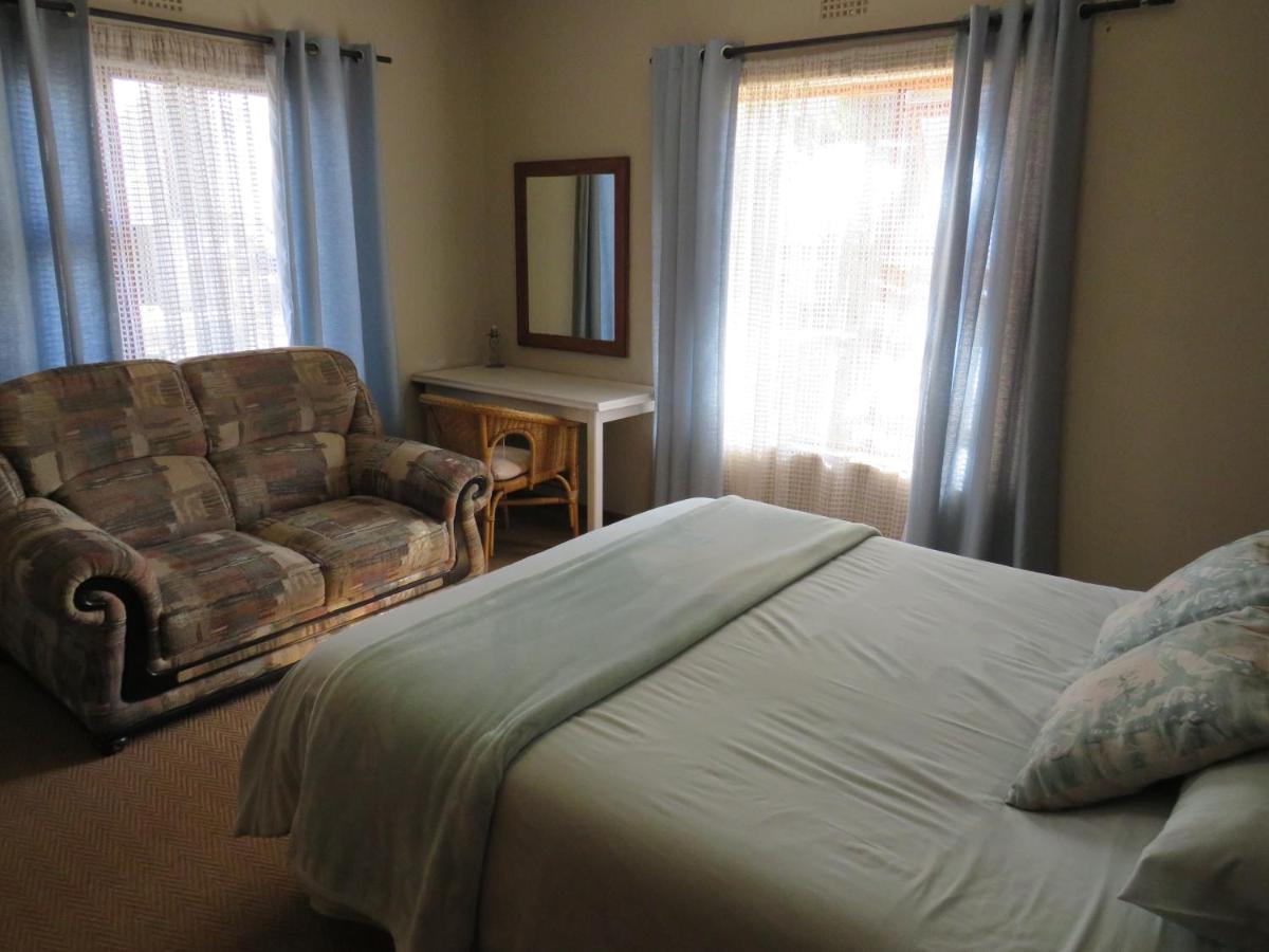 Haus Victoria Self Catering Cottages Oudtshoorn Eksteriør billede