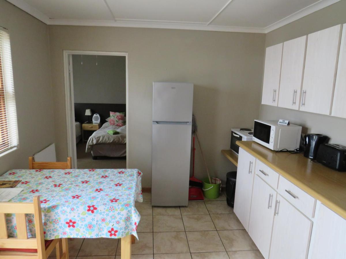 Haus Victoria Self Catering Cottages Oudtshoorn Eksteriør billede